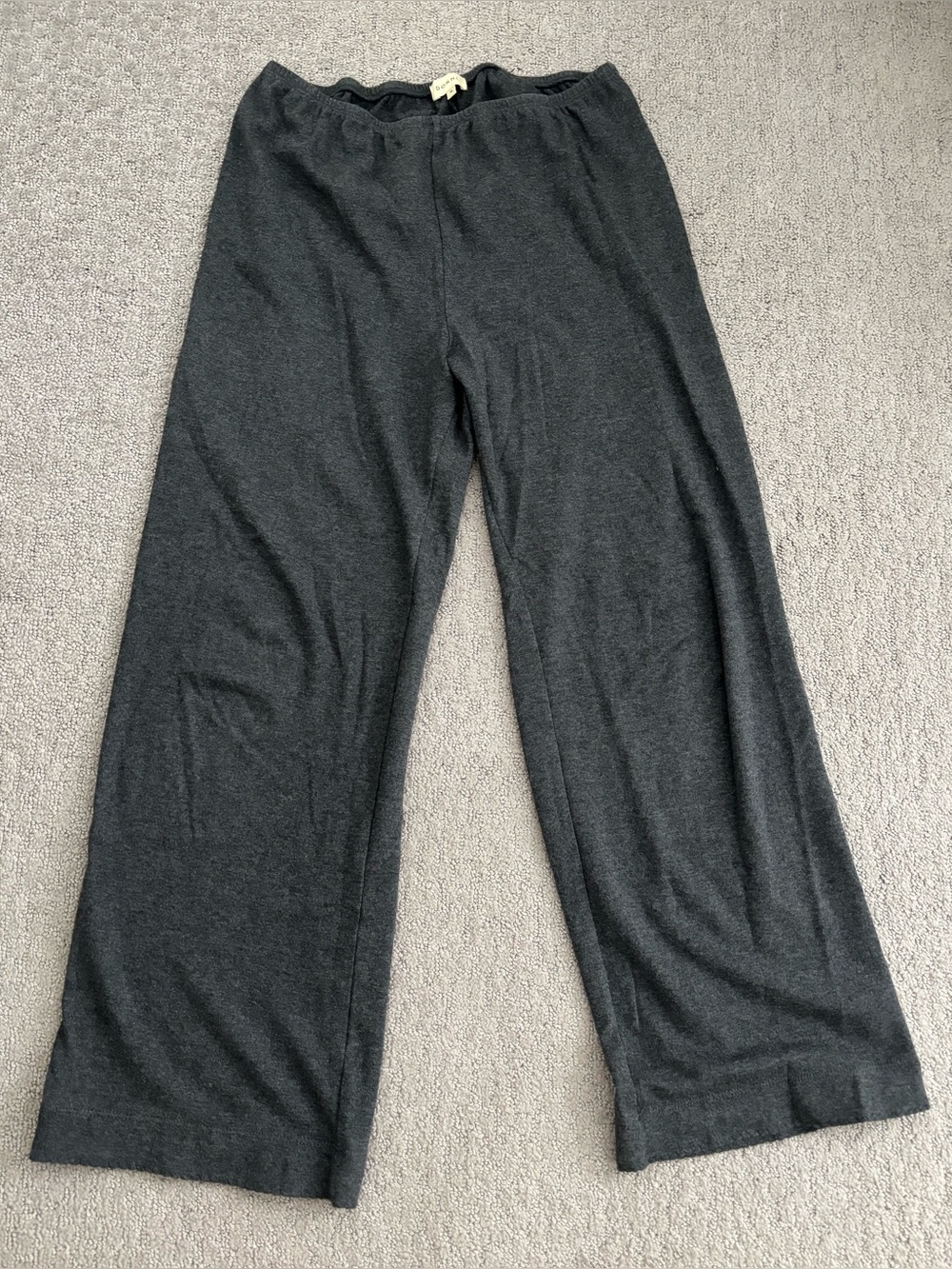 Donni Baby Rib Scallop Pant in Charcoal Grey - Size M
